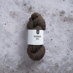 järbö svensk ull 3 tr 100 g loghouse brown 9004